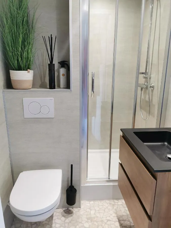 Studio De Strandloper Met 1 Zetelbed En 1 Bedkast Apartman Middelkerke Belgium