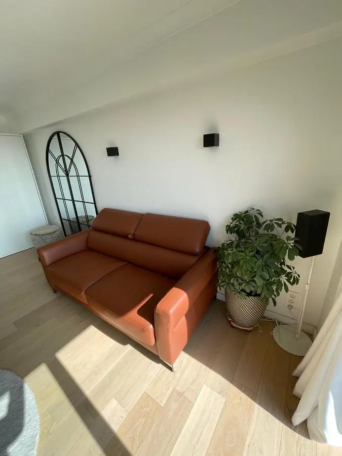 Studio De Strandloper Met 1 Zetelbed En 1 Bedkast Apartman Middelkerke Belgium
